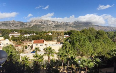 Lovely ground floor apartment with a large terrace.